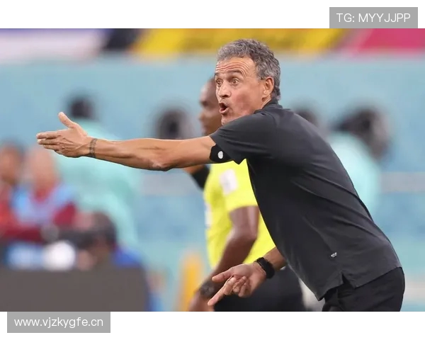 法媒报道恩里克重用16岁右后卫拒绝其参加U17世界杯引发关注